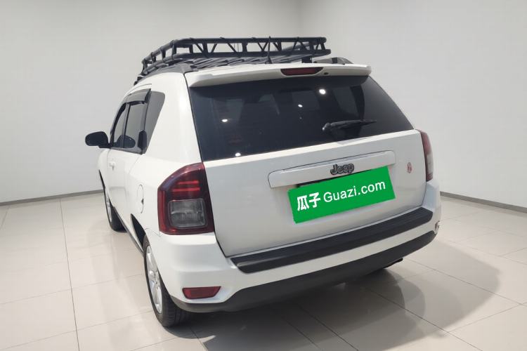 Used Jeep Compass 2014 2.0L two-wheel drive sport version

