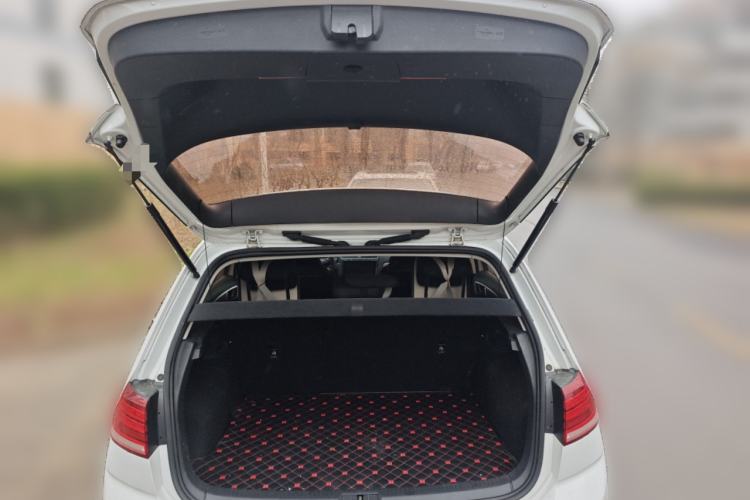 Used Volkswagen Golf 2018 1.6L Automatic Fashion Model