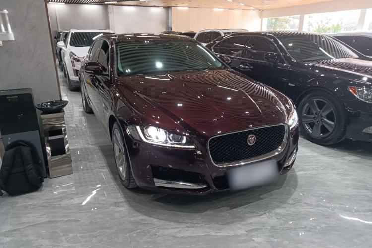 Used Jaguar XFL 2019 XFL 2.0T 200 PS Two-Wheel-Drive Elite Edition Front Right 45 Deg