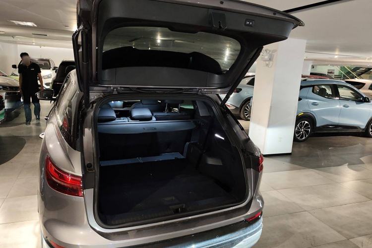 Used Audi Q5 e-tron 2022 40 e-tron Starlight Edition Mech Kit
