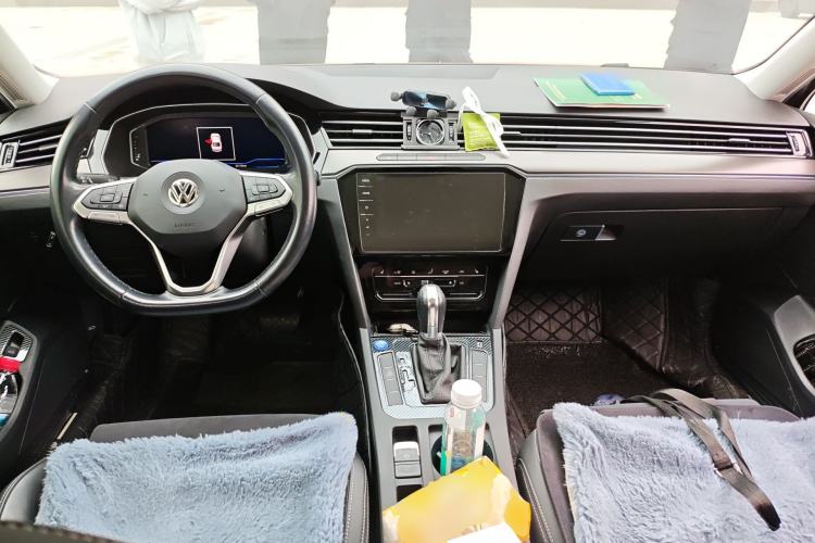 Used Volkswagen Magotan 2020 330TSI DSG Luxury Edition Center Console