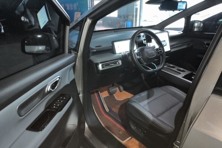 Used AION Y 2023 Younger Star Edition