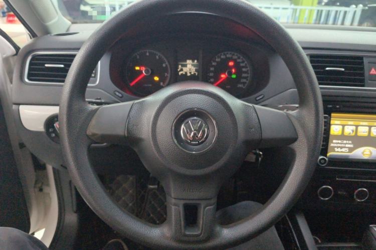 Used Volkswagen Sagitar 2012 1.6L Automatic Comfort Edition Steering Wheel