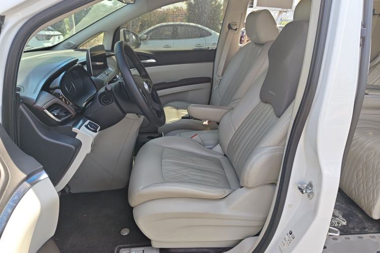 Used Buick GL8 2023 Land Executive Class Smart Enjoyment Model
