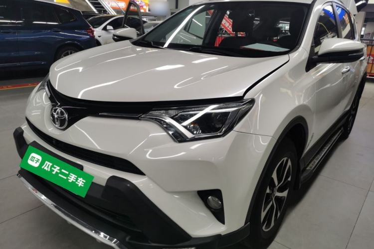 Used Toyota RAV4 2016 2.0L CVT Two-Wheel Drive Fashion Edition China V Standard