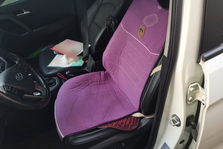 Used Hyundai ix25 2015 1.6L Automatic Two-Wheel-Drive Deluxe DLX Model
