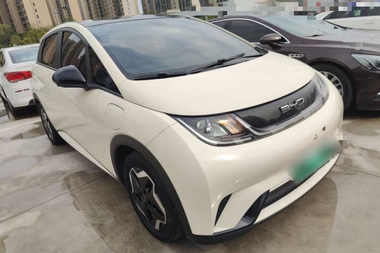 Used BYD Dolphin 2021 405 km Fashion Edition Front Right 45 Deg