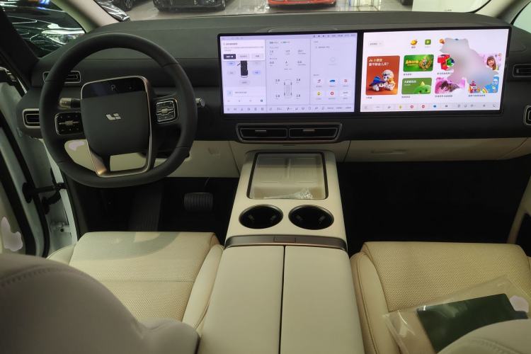 Used Li Auto MEGA 2025 Home Family Special Edition Center Console