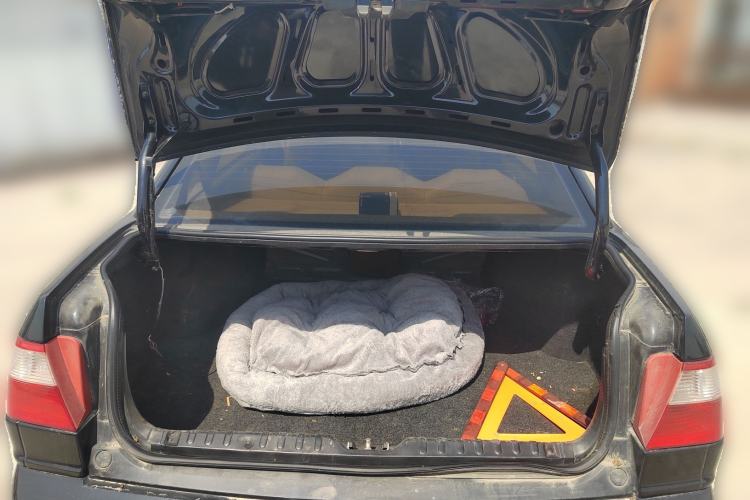 Used Volkswagen Santana Vista 2008 1.8L Manual Sishang Model Trunk