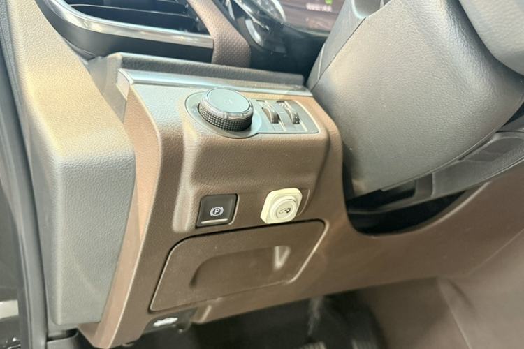 Used Buick GL8 2022 Land Business Class 652T Luxury Model
