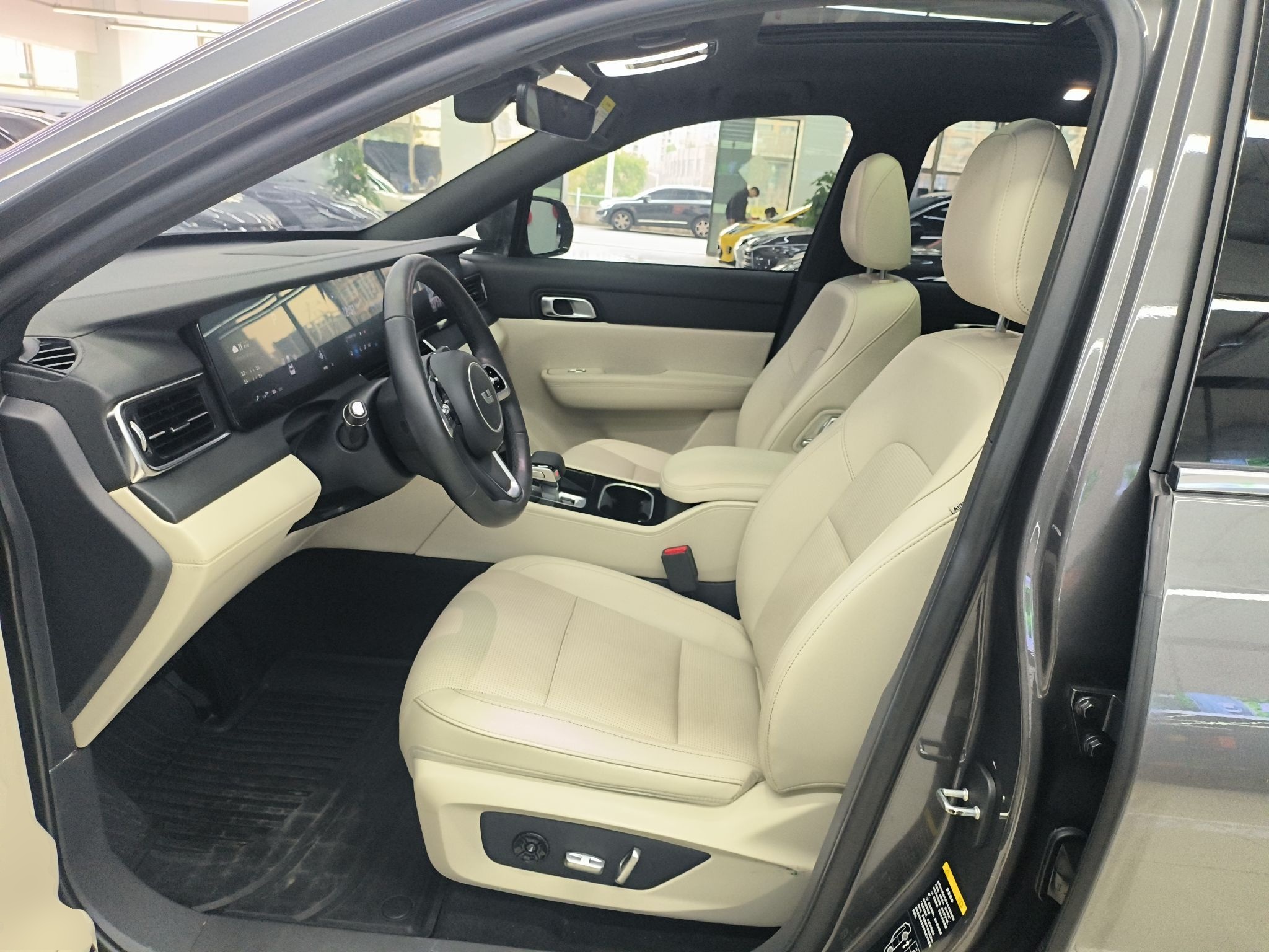 Переднее сиденье в автомобиле