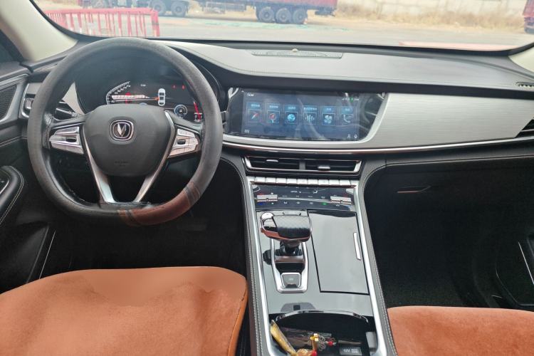 Used CHANGAN CS85 COUPE 2019 2.0T Automatic Version China V Standard Center Console