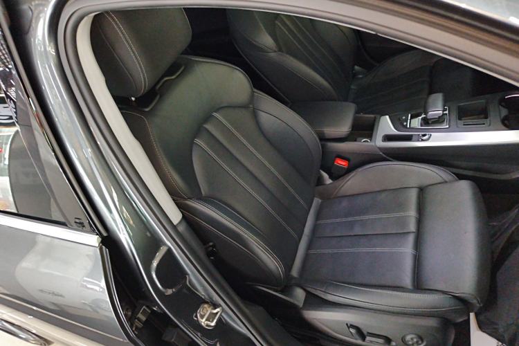 Used Audi A4L 2020 40 TFSI Luxury Dynamic Model
