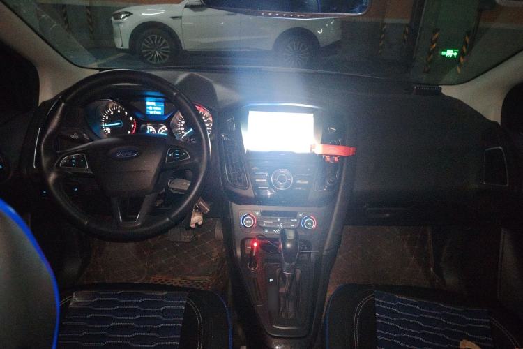 Used Ford Focus 2017 Sedan 1.6L Automatic Fashion Edition Smart Drive Version Center Console