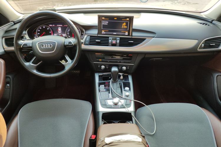 Used Audi A6L 2018 30th Anniversary Edition 35 TFSI Fashion Model Center Console