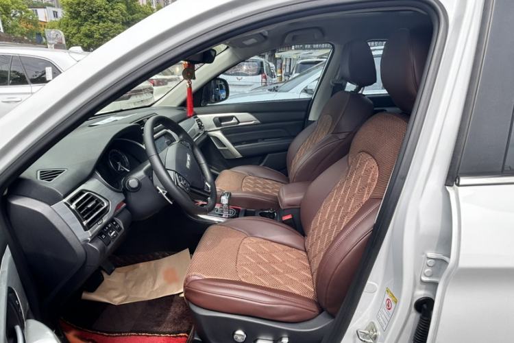 Used Haval H2 2018 Blue Label 1.5T Dual-Clutch Two-Wheel-Drive Prestige Model
