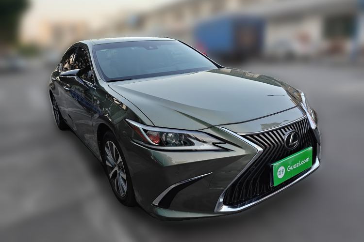 Used Lexus ES 2018 200 Luxury Edition China V Standard Front Right 45 Deg