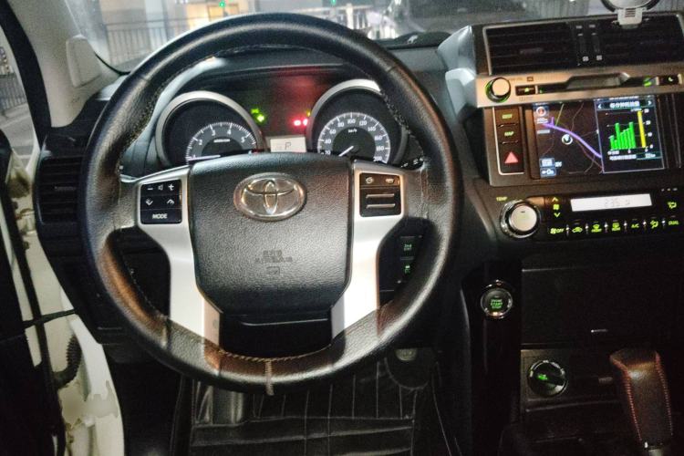 Used Toyota Prado 2014 2.7L Automatic Luxury Edition Steering Wheel