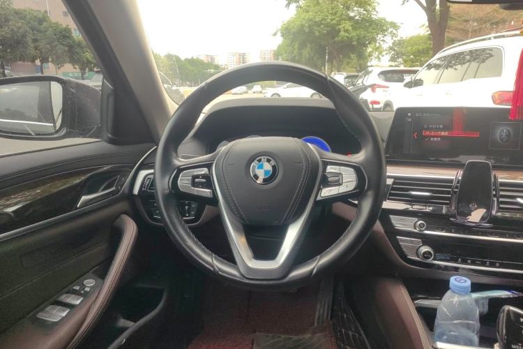 Used BMW 5 Series 2019 525Li Luxury Package Steering Wheel
