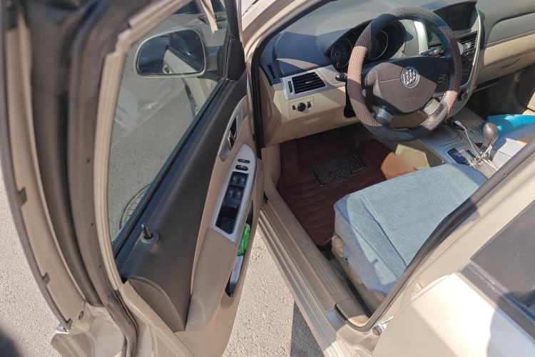 Used Buick Excelle 2015 1.5L Automatic Classic Model
