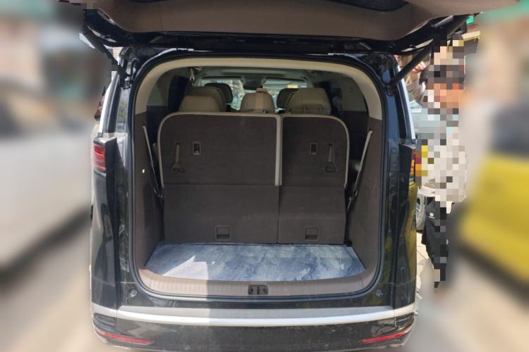 Used Denza D9 2022 DM-i 970 Four-Wheel Drive Flagship Model Trunk