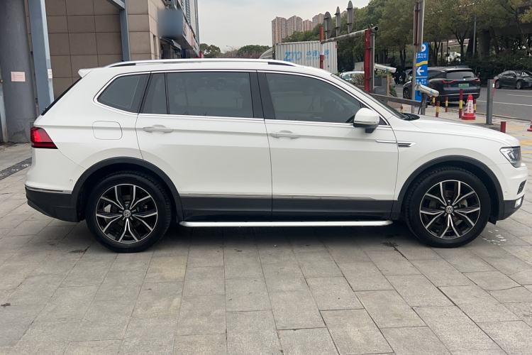 Used Volkswagen Tiguan L 2019 330TSI Automatic Two-Wheel Drive Smart Luxury Version China V Emission Standard