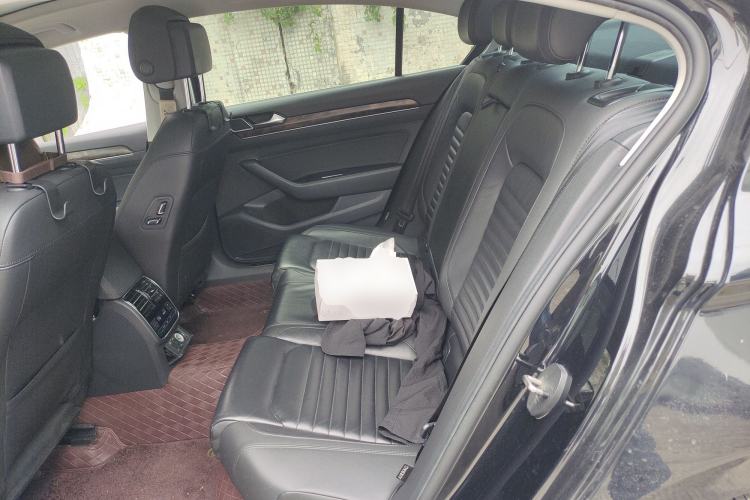 Used Volkswagen Magotan 2018 Facelift 330TSI DSG Luxury Model Left Rear Seat