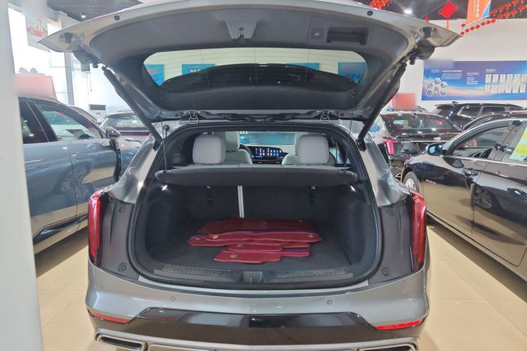 Used Cadillac GT4 2023 25T Prestige Version
