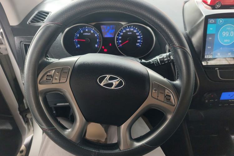 Used Hyundai ix35 2015 2.0L Automatic 2WD Smart Type China IV
