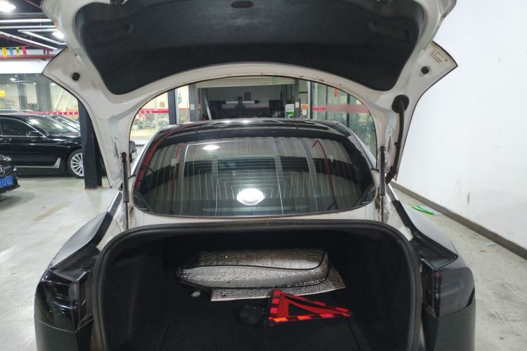 Used Tesla Model 3 2019 Long-Range Rear-Wheel-Drive Version Trunk