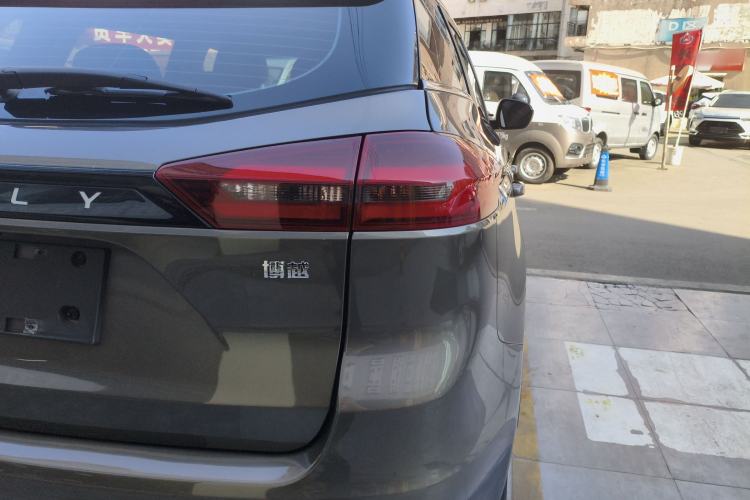 Used Geely Auto Emgrand X7 Sport 2022 1.8TD DCT Zhiya Trim