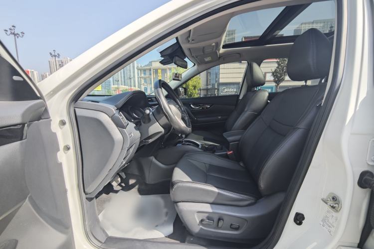 Used Nissan X-Trail 2022 Revised Version 2.0L Two-Wheel Drive Smart Connect & Comfort Edition Left Front Seat