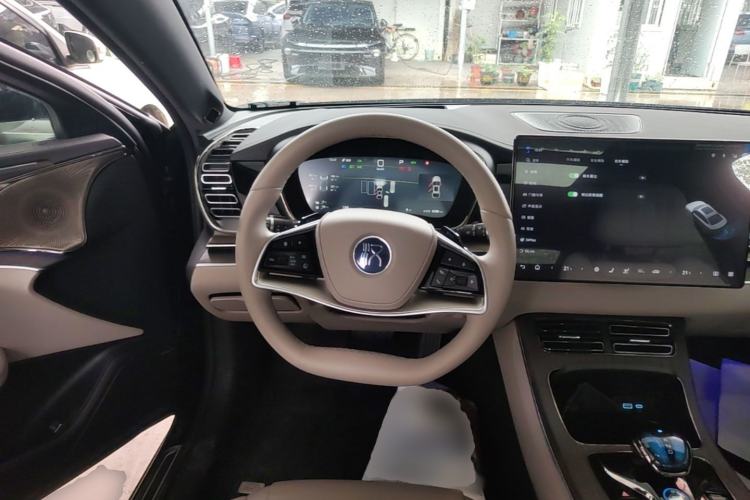 Used BYD Han 2025 DM-i Intelligent Driving Edition 125KM LiDAR Flagship Model
