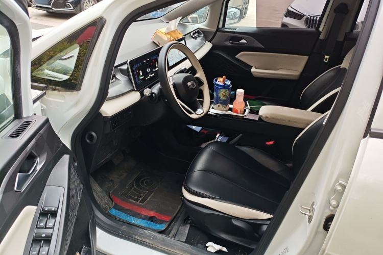 Used Geometry E Firefly 2024 401 km Fluorescent