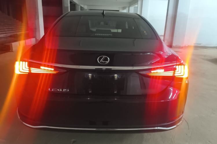 Used Lexus ES 2023 200 Excellence Edition
