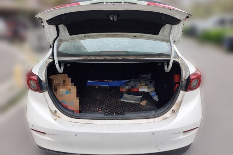 Used Mazda 3 Axela 2017 Sedan 1.5L Automatic Luxury Model Emission Standard China V
