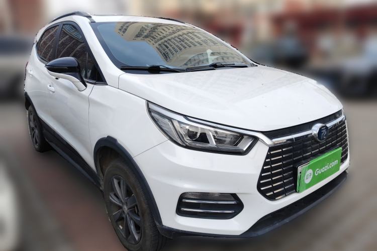 Used BYD Yuan New Energy 2018 EV360 Smart Connect Cool Edition Front Right 45 Deg