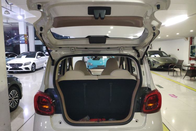 Used Wuling Hongguang MINIEV 2025 Four-Door Version Advanced Edition Trunk