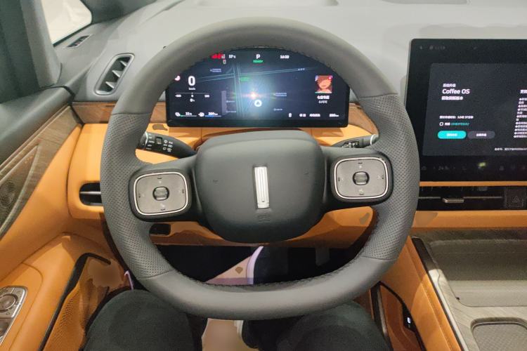 Used Wey Gaoshan 2025 Four-Wheel Drive Alpine 8 Steering Wheel