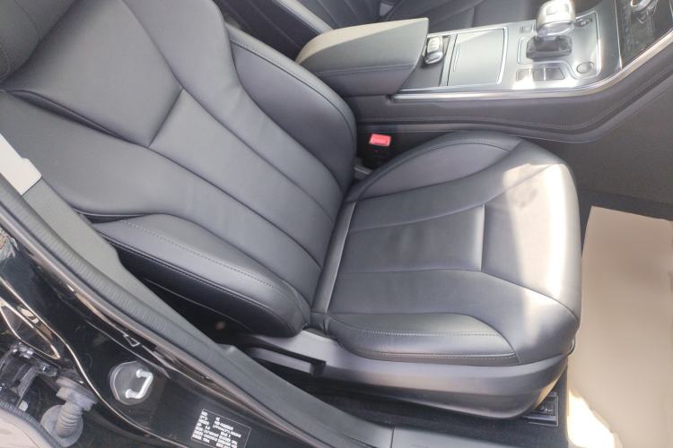 Used Hongqi H5 2020 1.8T Automatic ZhiLian QiYun Edition Right Front Seat