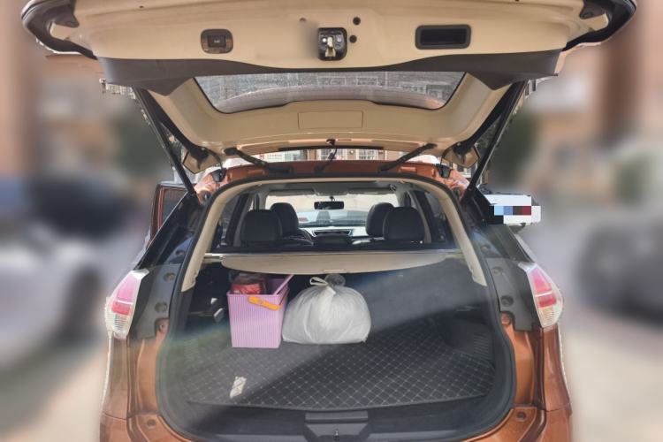 Used Nissan X-Trail 2014 2.5L CVT Luxury Edition 4WD
