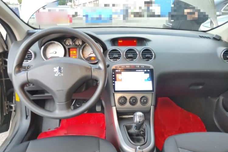 Used Peugeot 408 2011 2.0L Manual Comfort Edition Center Console