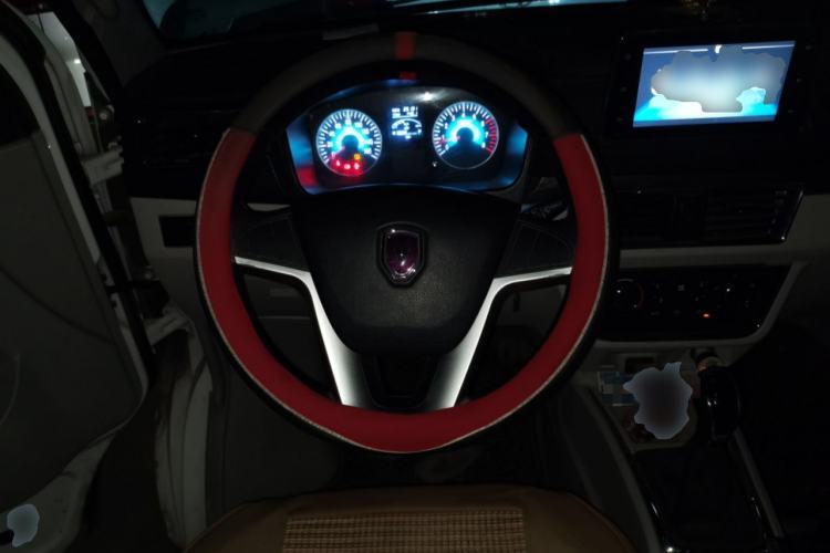 Used Jinbei New Hiace S 2023 1.5L Wealth Edition Passenger Van 5/6/7-Seater Non-Air-Conditioned Version SWC15M