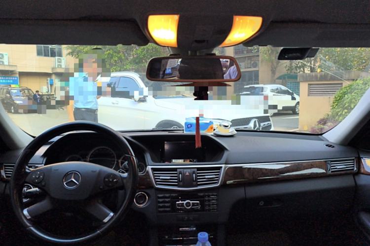 Used Mercedes-Benz E-Class 2012 E 200 L CGI Elegant Model Center Console