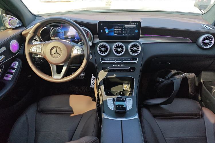 Used Mercedes-Benz GLC 2018 Facelift GLC 260 4MATIC Luxury Edition Center Console