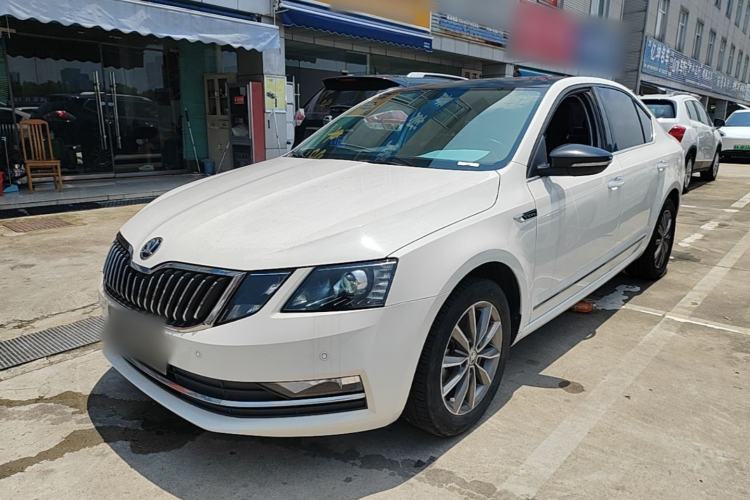 Used Skoda Octavia 2020 TSI230 DSG SmartDrive Luxury Edition Guazi used car, China used car export, Used car for sale, Used cars, Cheapest cars for sale