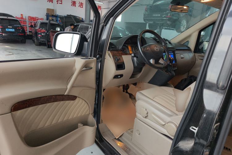 Used Mercedes-Benz Viano 2013 3.0L Hospitality Edition