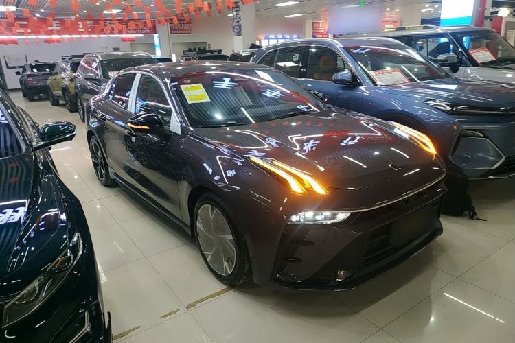 Used Lynk & Co 03 2025 1.5TD DCT Champion Edition Pro Front Right 45 Deg