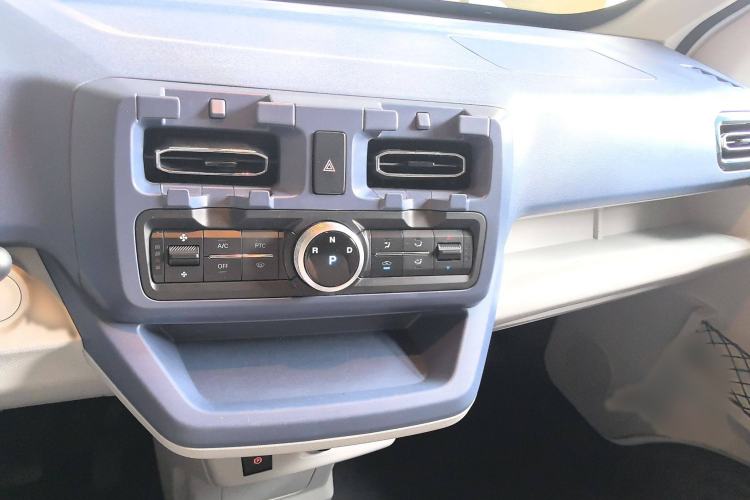 Used SRM New Energy E3 2025 Fudi 310KM Practical Passenger Vehicle
