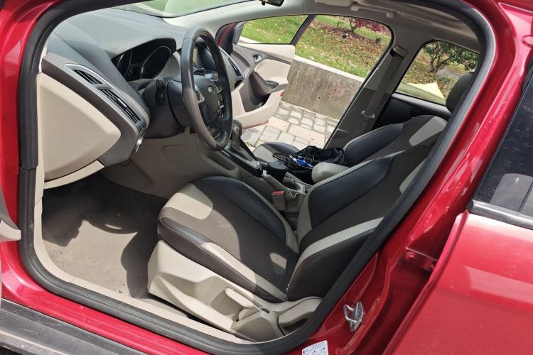 Used Ford Focus 2012 Hatchback 1.6L Automatic Fashion Edition